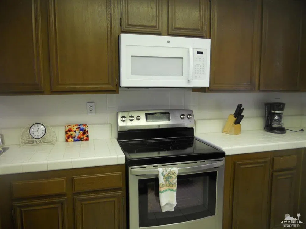 314 Gran Via Palm Desert, CA 92260