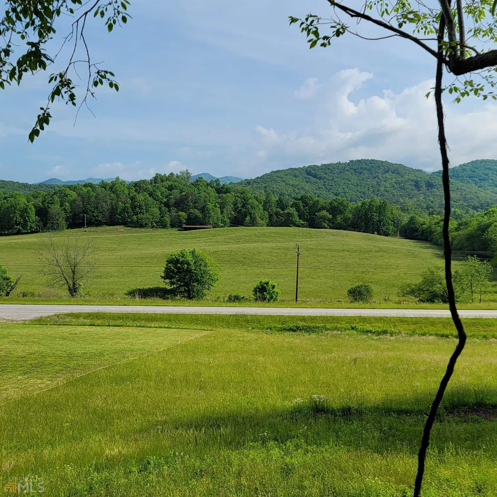 4 Oak Forest Acres Hayesville, NC 28904