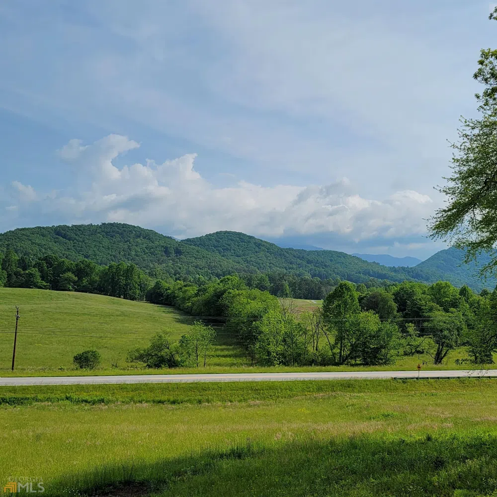 4 Oak Forest Acres Hayesville, NC 28904