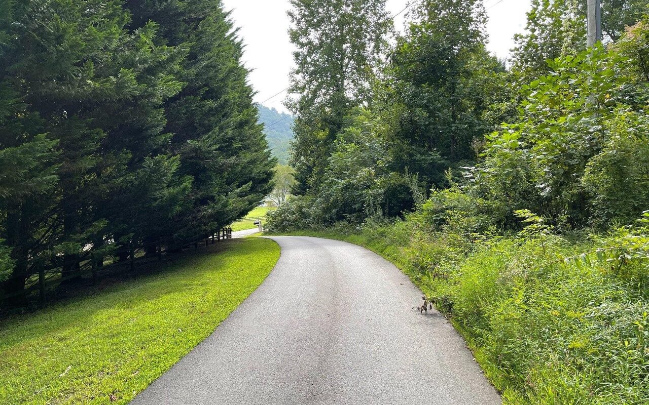 LOT 27 Sneaking Creek DR Hayesville, NC 28904