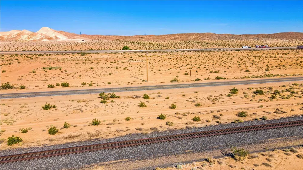 17 Yermo Road Yermo, CA 92398