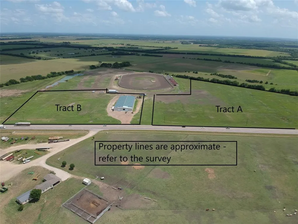 16369 US Highway 82 Petty, TX 75470