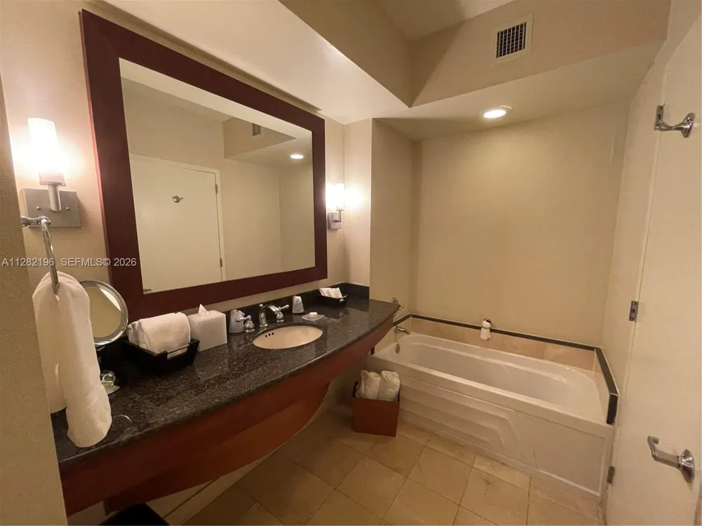18001 Collins Ave #2912+Terrace Sunny Isles Beach, FL 33160