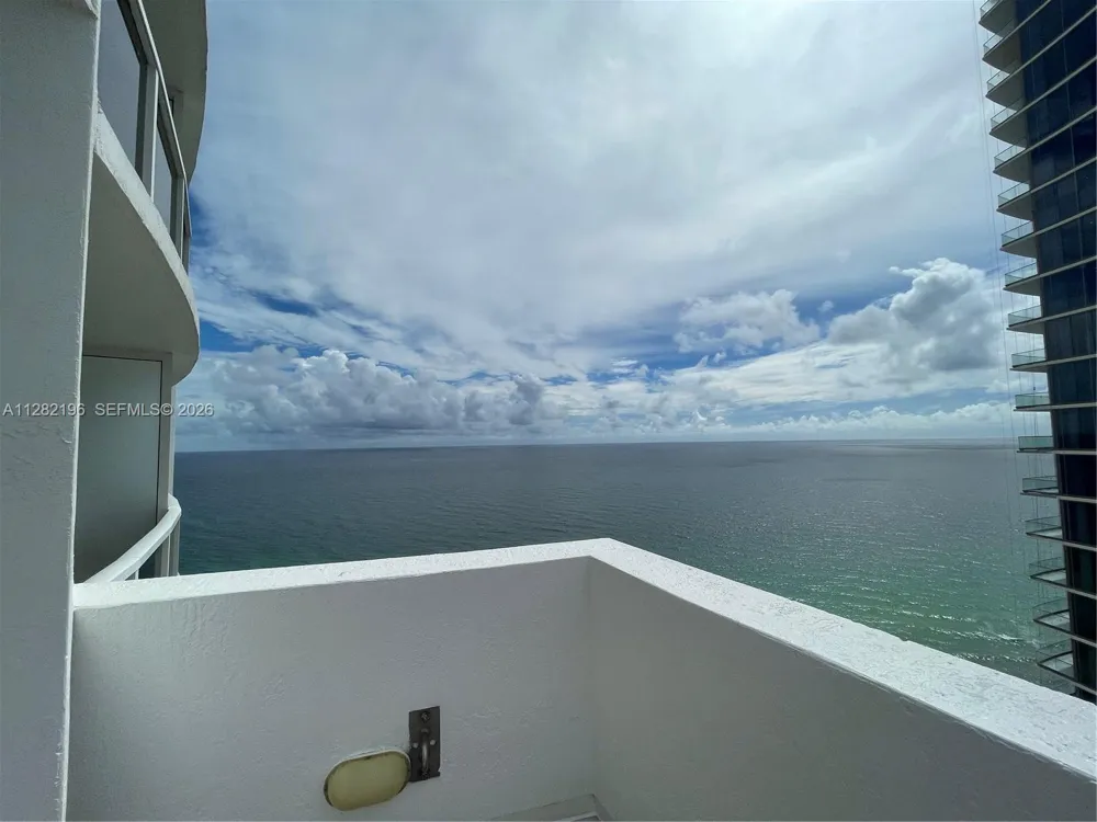 18001 Collins Ave #2912+Terrace Sunny Isles Beach, FL 33160