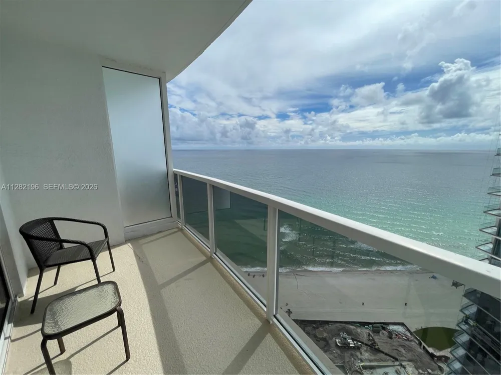 18001 Collins Ave #2912+Terrace Sunny Isles Beach, FL 33160