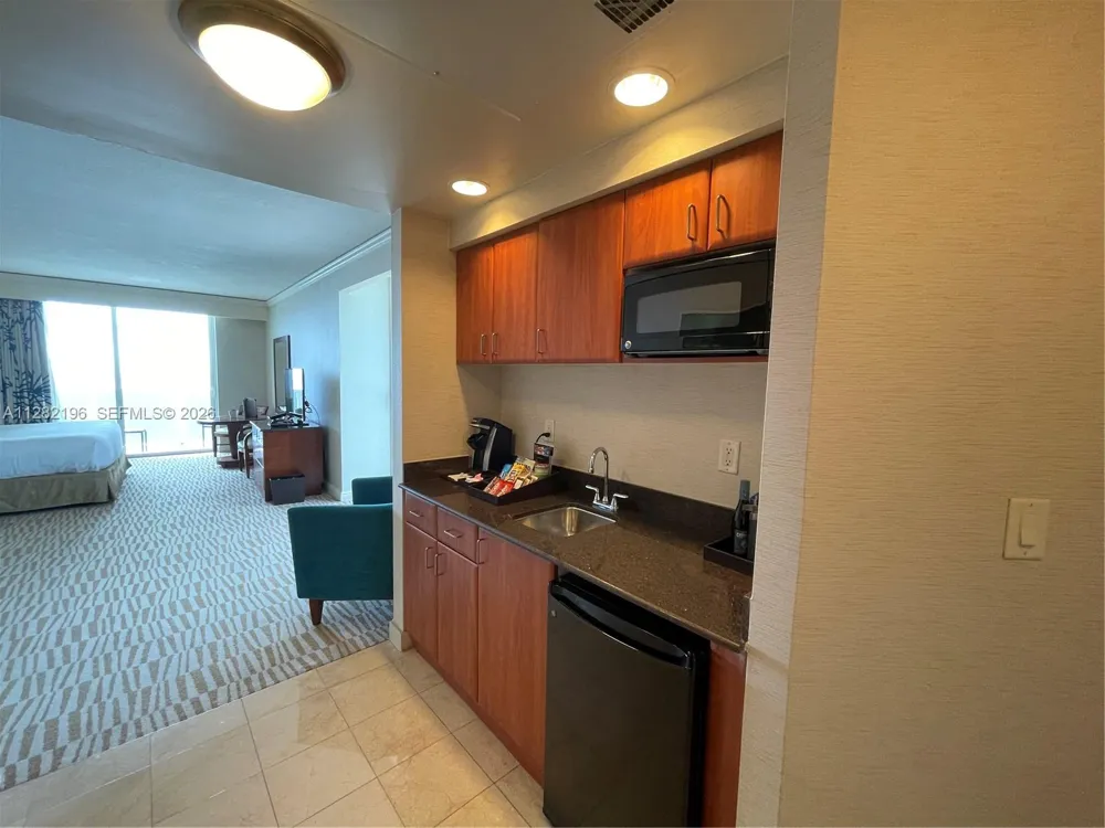 18001 Collins Ave #2912+Terrace Sunny Isles Beach, FL 33160