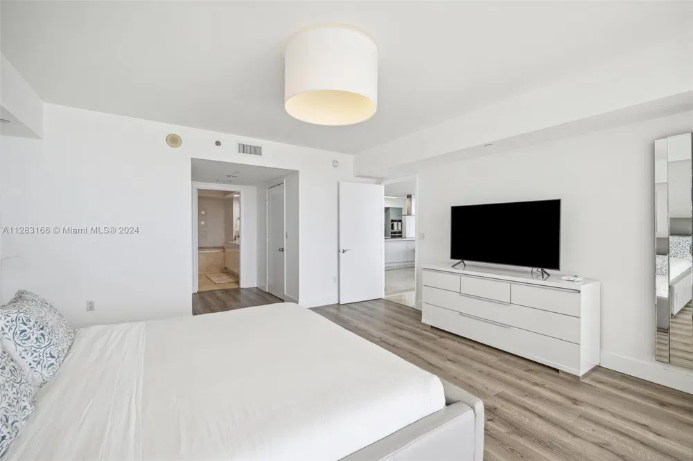 1830 S OCEAN DR #2102 Hallandale Beach, FL 33009