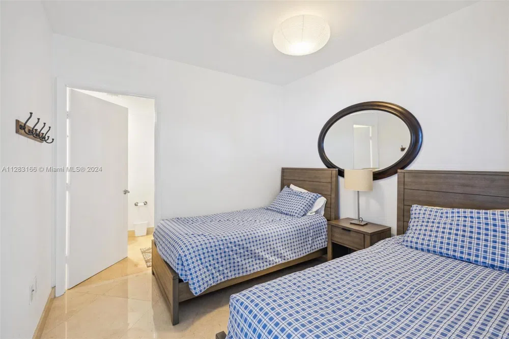 1830 S OCEAN DR #2102 Hallandale Beach, FL 33009