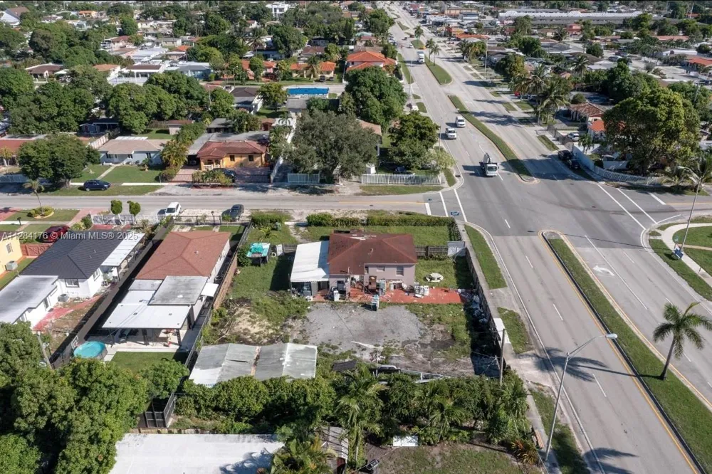 782 E 37th St Hialeah, FL 33013