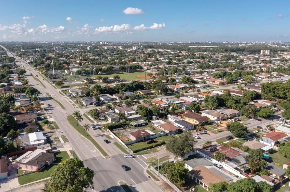782 E 37th St Hialeah, FL 33013