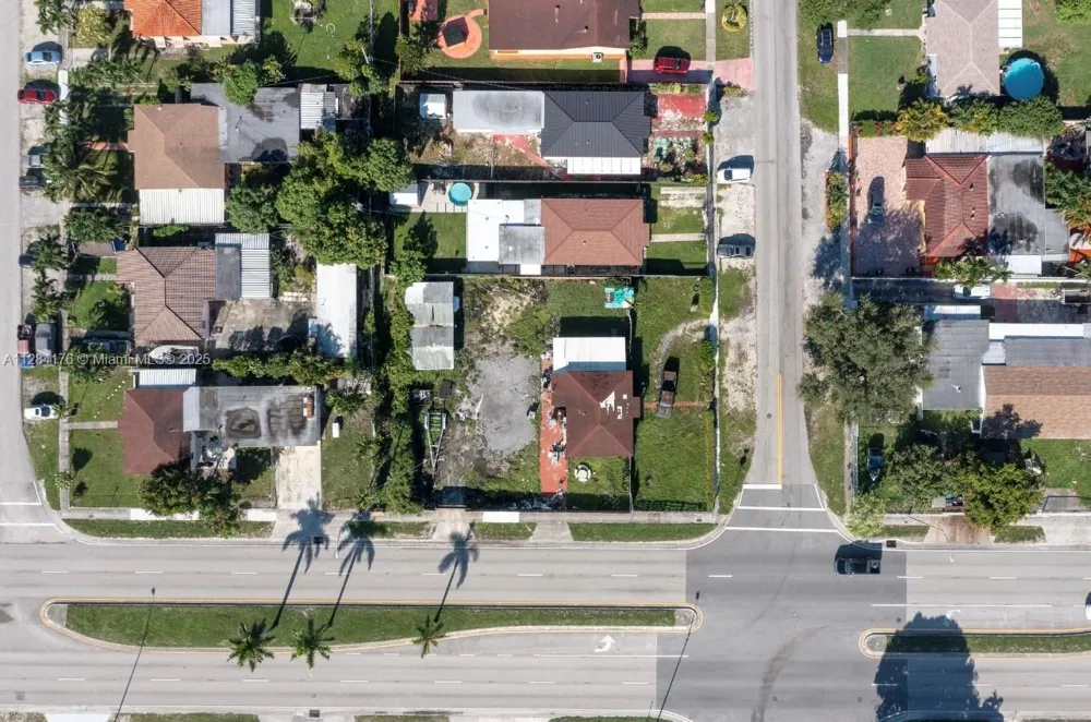 782 E 37th St Hialeah, FL 33013