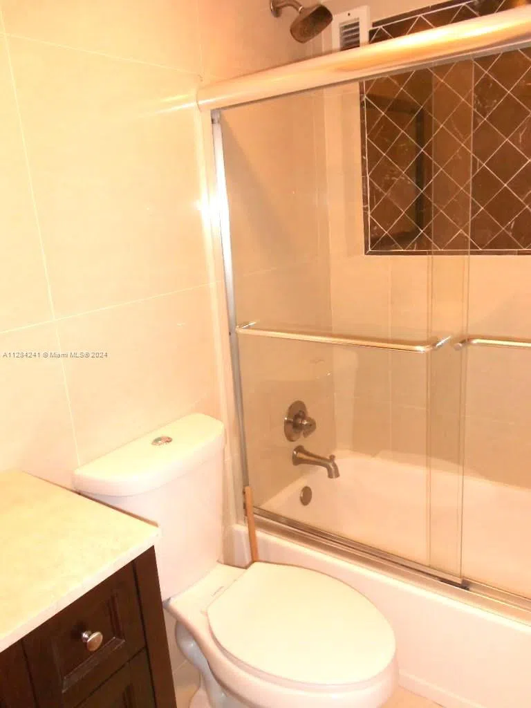 3901 S Ocean Dr #8E Hollywood, FL 33019