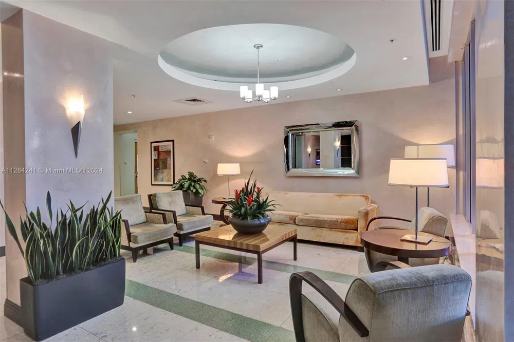 3901 S Ocean Dr #8E Hollywood, FL 33019