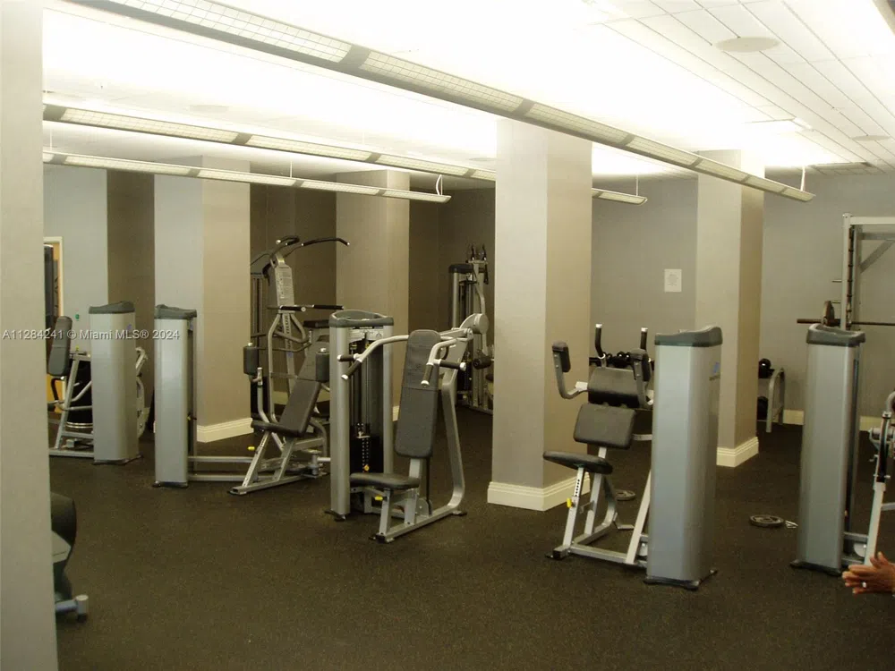 3901 S Ocean Dr #8E Hollywood, FL 33019