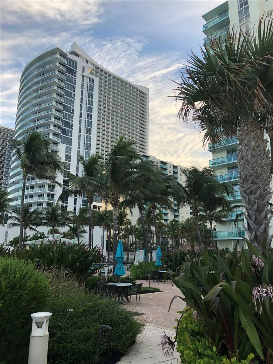 3901 S Ocean Dr #8E Hollywood, FL 33019