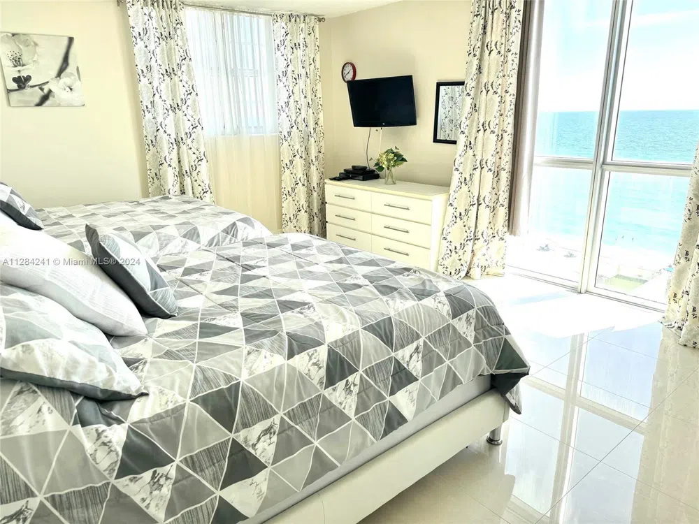 3901 S Ocean Dr #8E Hollywood, FL 33019