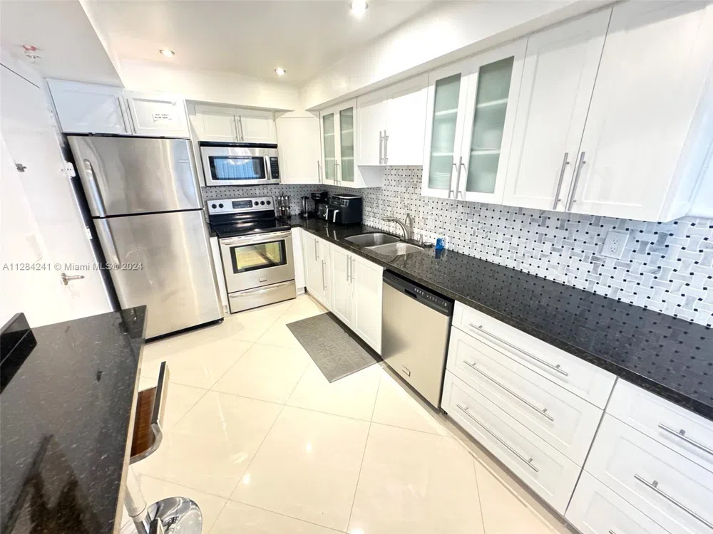 3901 S Ocean Dr #8E Hollywood, FL 33019