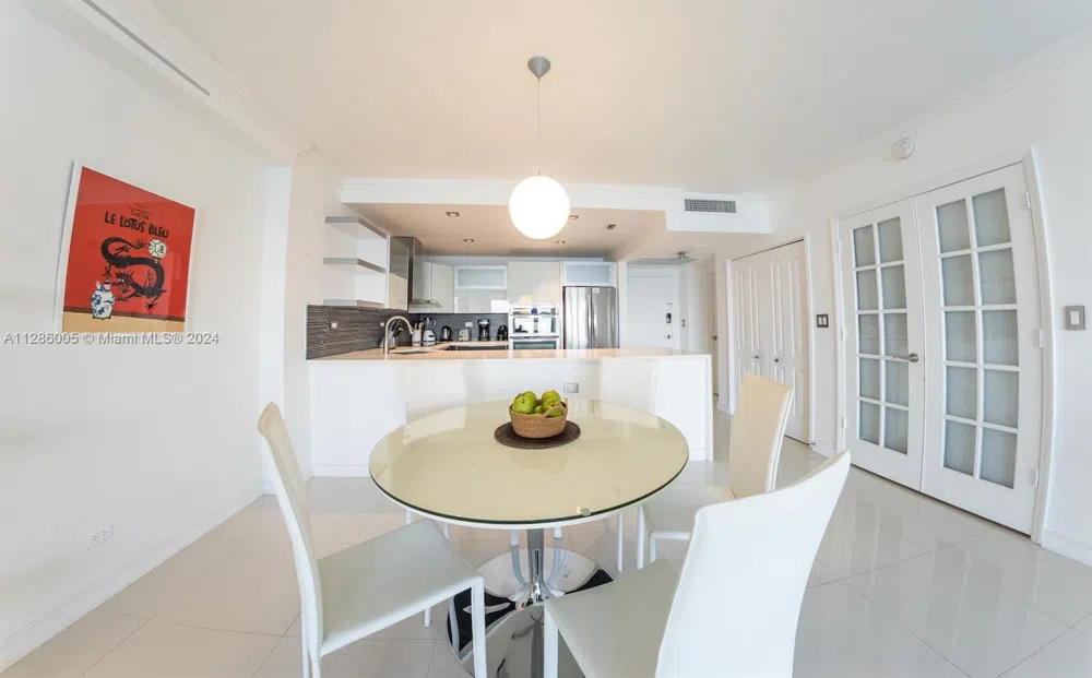 5601 Collins Ave #1206 Miami Beach, FL 33140
