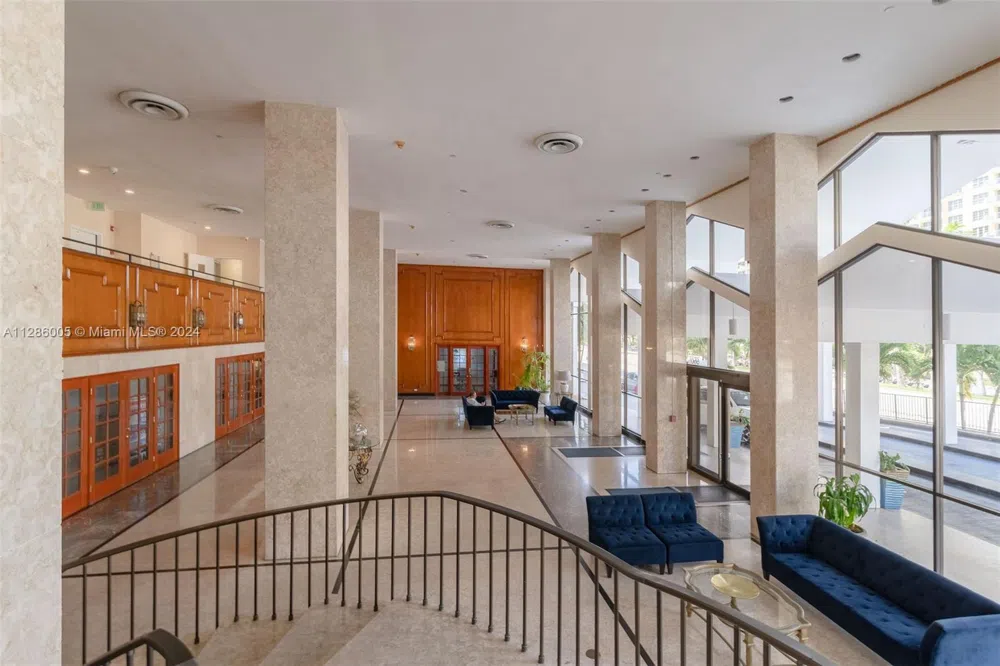 5601 Collins Ave #1206 Miami Beach, FL 33140