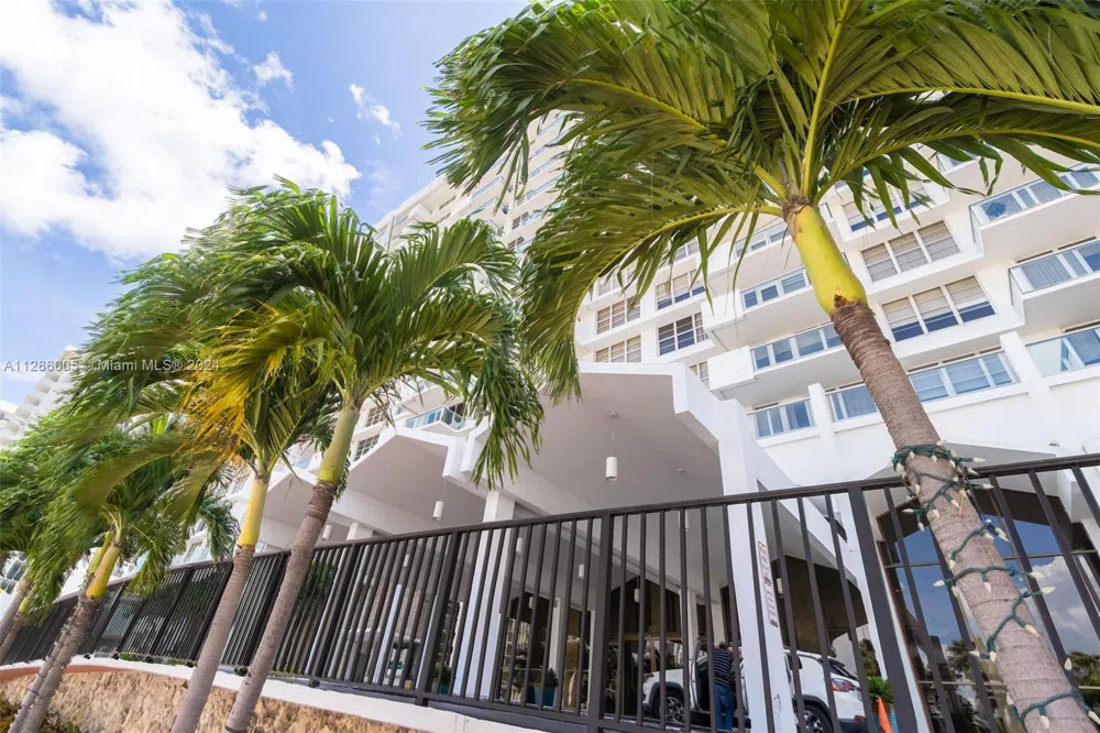 5601 Collins Ave #1206 Miami Beach, FL 33140