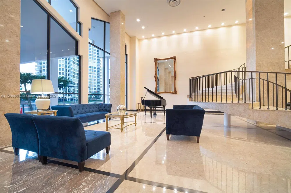 5601 Collins Ave #1206 Miami Beach, FL 33140