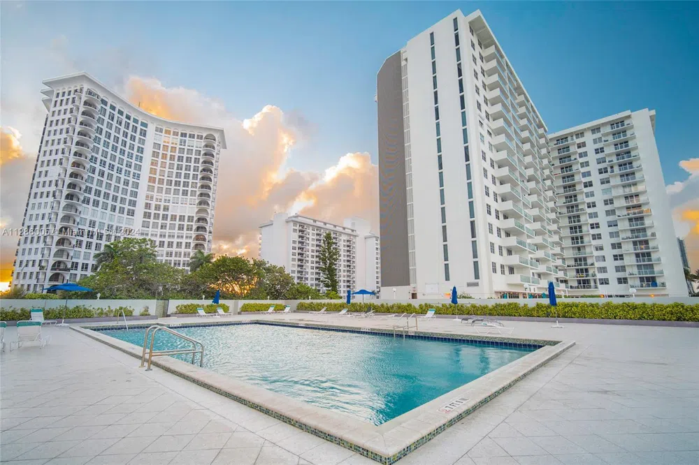 5601 Collins Ave #1206 Miami Beach, FL 33140