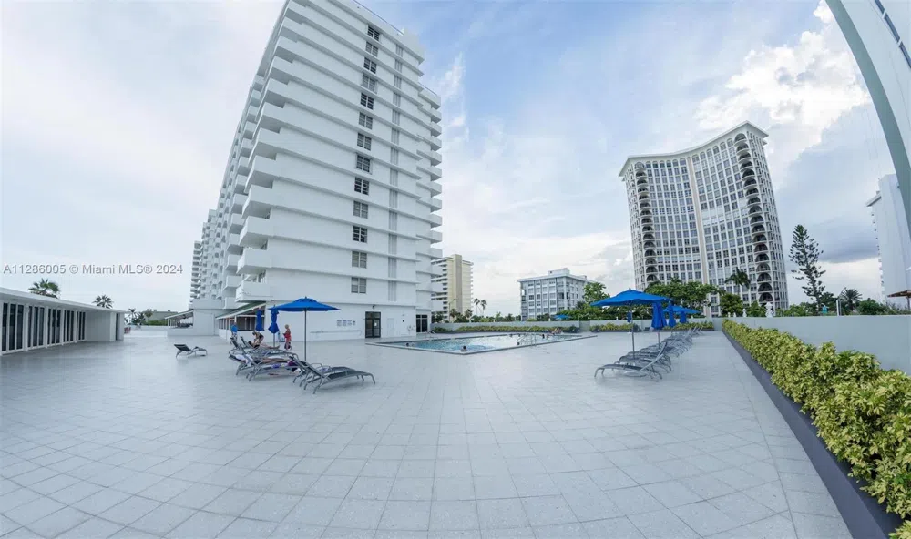 5601 Collins Ave #1206 Miami Beach, FL 33140