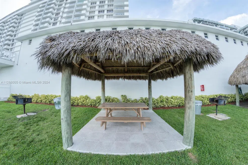 5601 Collins Ave #1206 Miami Beach, FL 33140