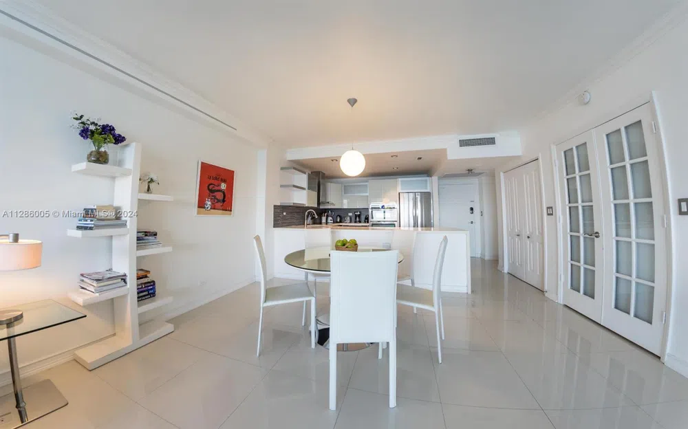 5601 Collins Ave #1206 Miami Beach, FL 33140