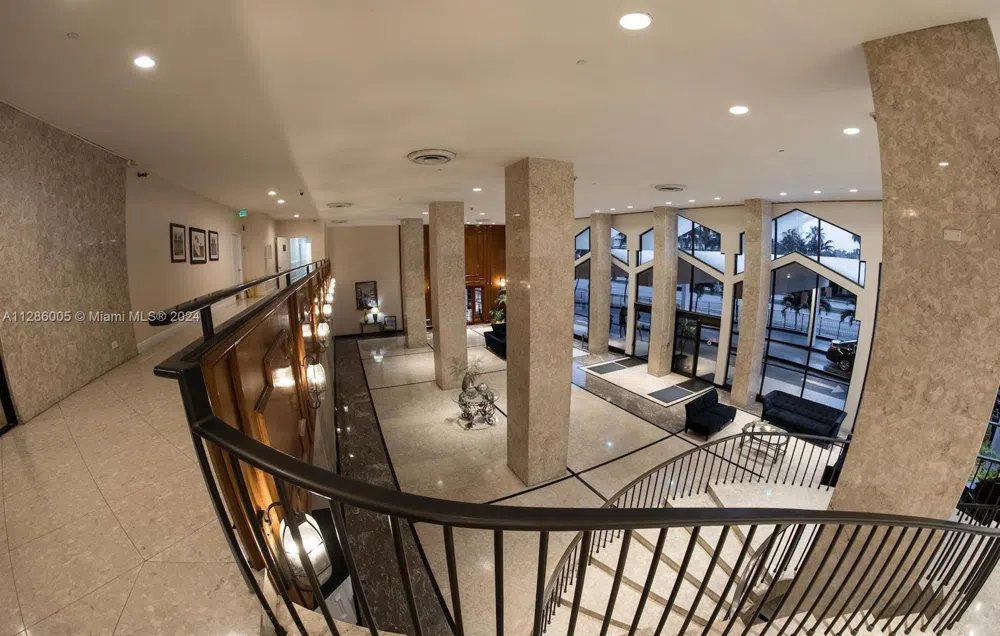 5601 Collins Ave #1206 Miami Beach, FL 33140