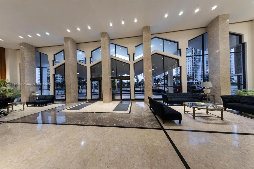 5601 Collins Ave #1206 Miami Beach, FL 33140