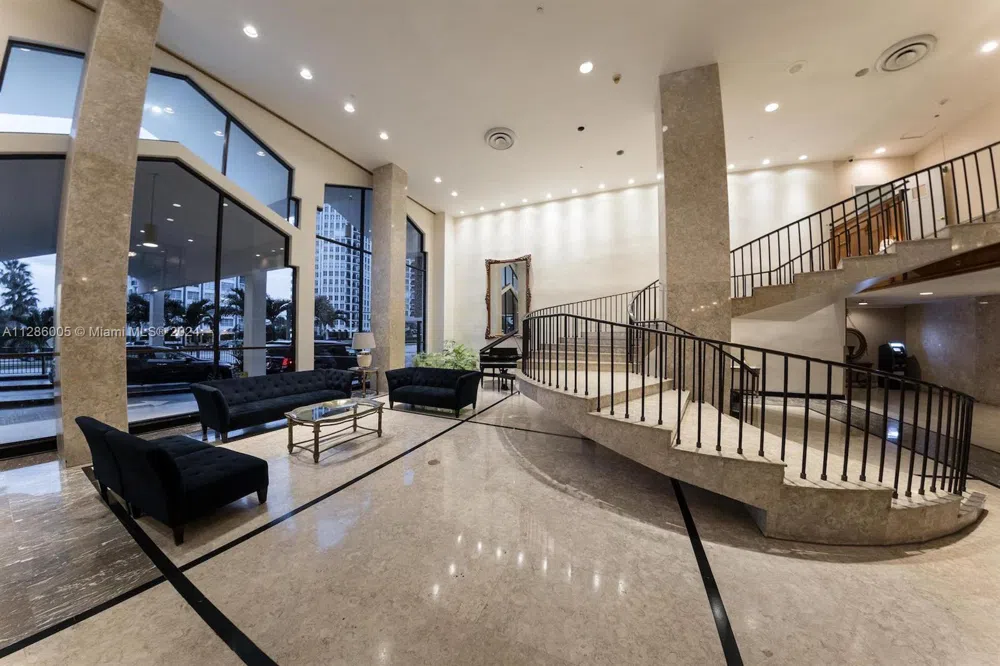 5601 Collins Ave #1206 Miami Beach, FL 33140