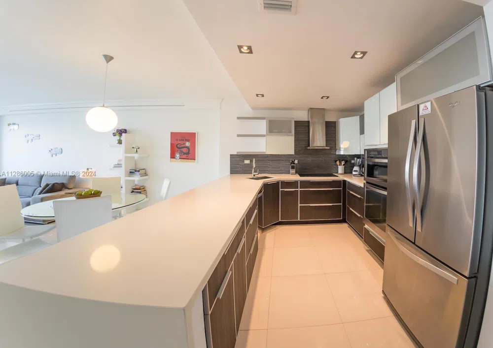 5601 Collins Ave #1206 Miami Beach, FL 33140