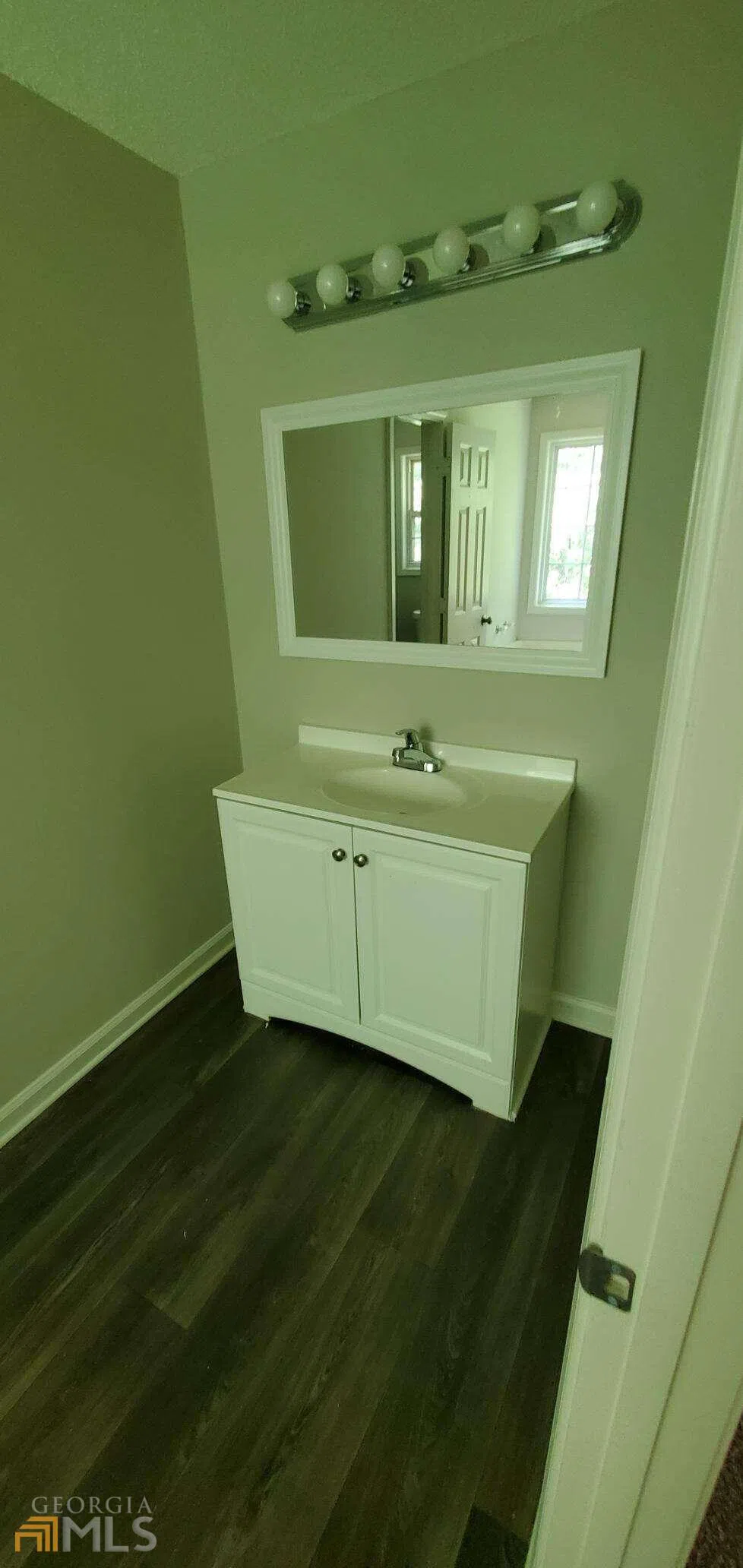 6050 April DR Sugar Hill, GA 30518