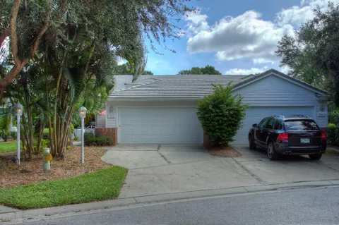 7911 WHITEBRIDGE GLEN