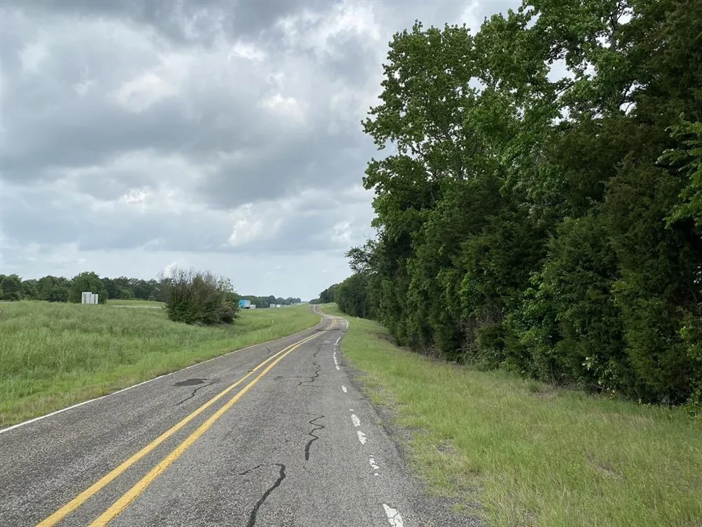 3402 I-20 Van, TX 75760