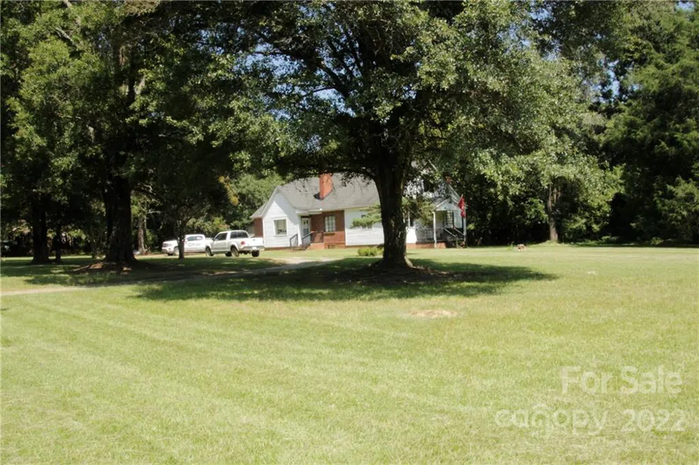 10003 Idlewild Road Matthews, NC 28105