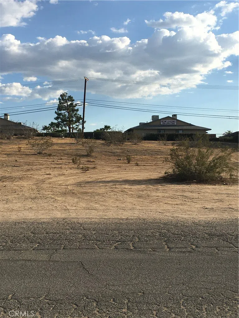 Outer Bear Valley Road