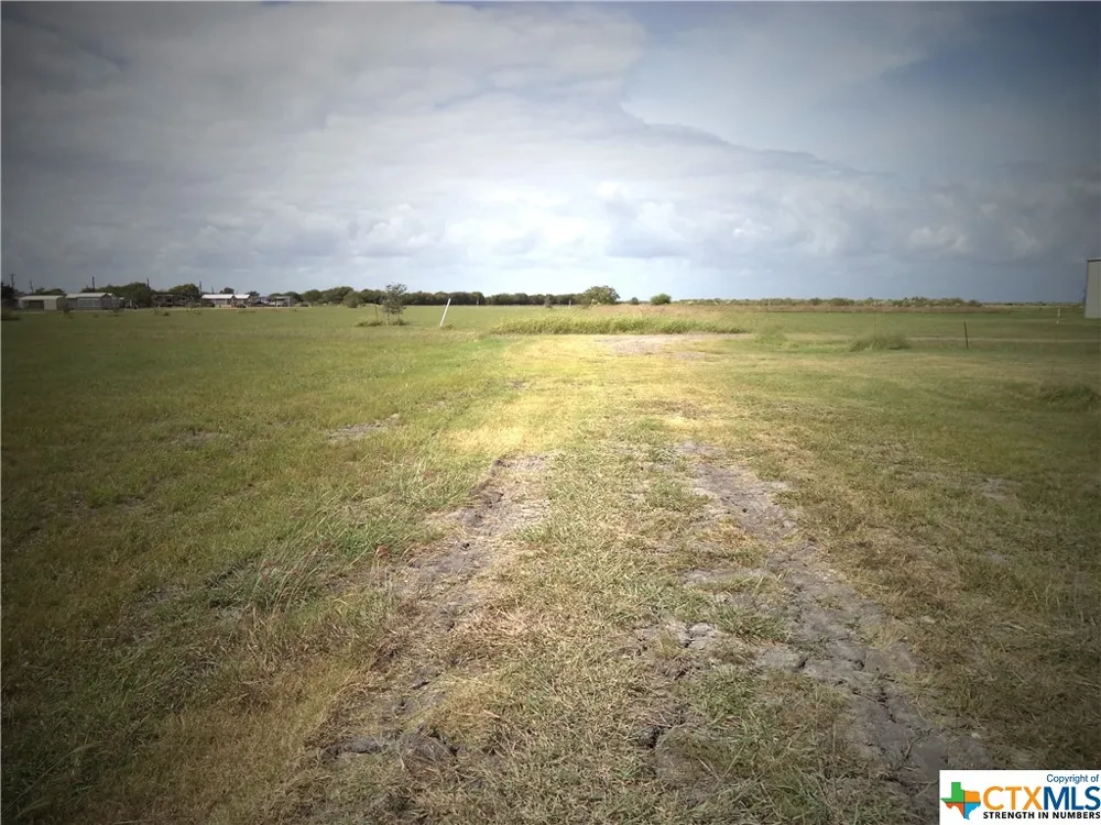 1009 W Denver Avenue Seadrift, TX 77983