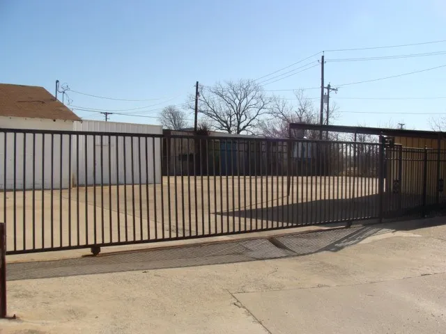 710 E Interstate 30 #B Garland, TX 75043
