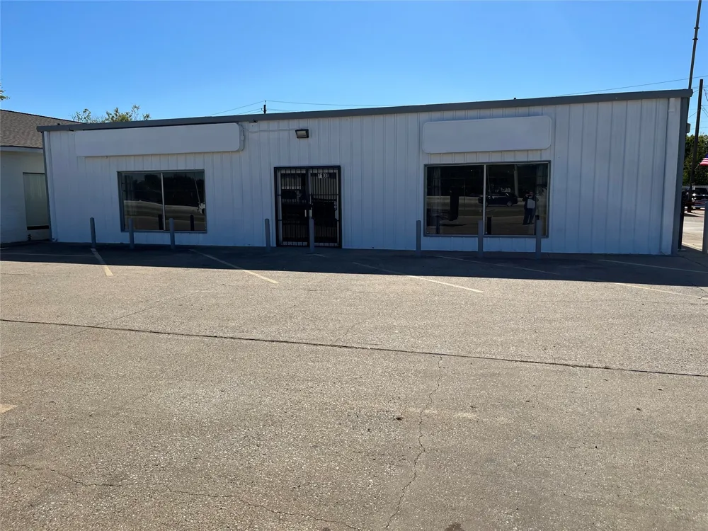 710 E Interstate 30 #B Garland, TX 75043