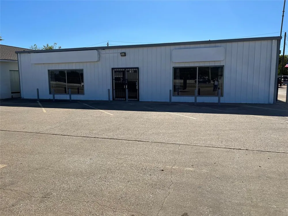 710 E Interstate 30 #B Garland, TX 75043