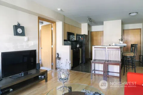 412 11th Avenue #203