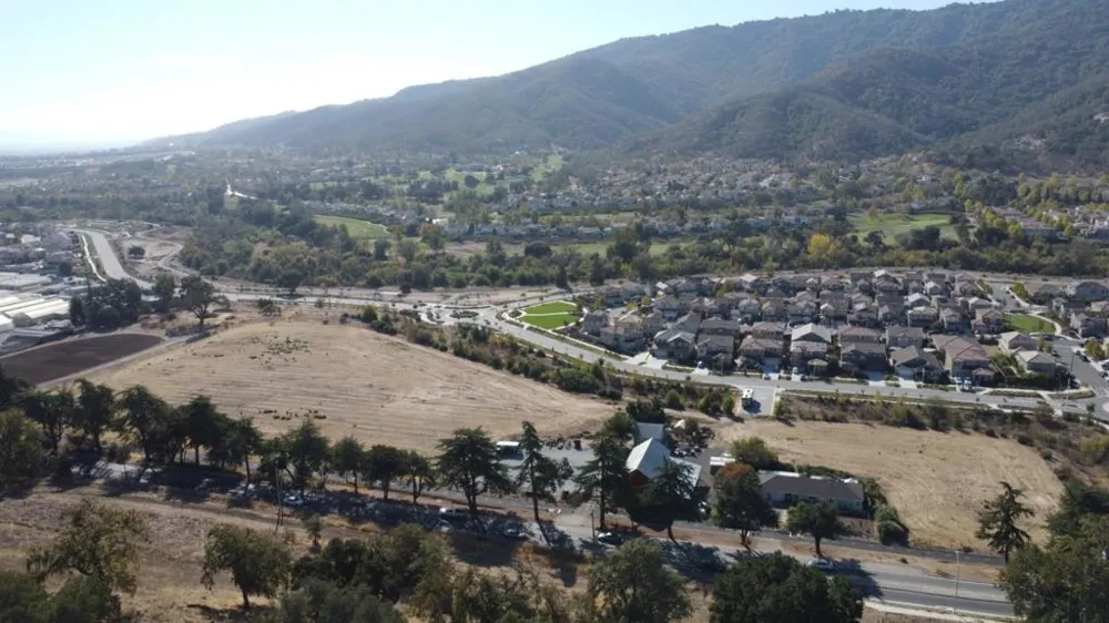 2480 Hecker Pass Road Gilroy, CA 95020