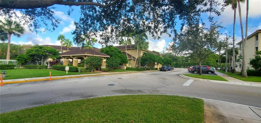 470 S Park Road #102