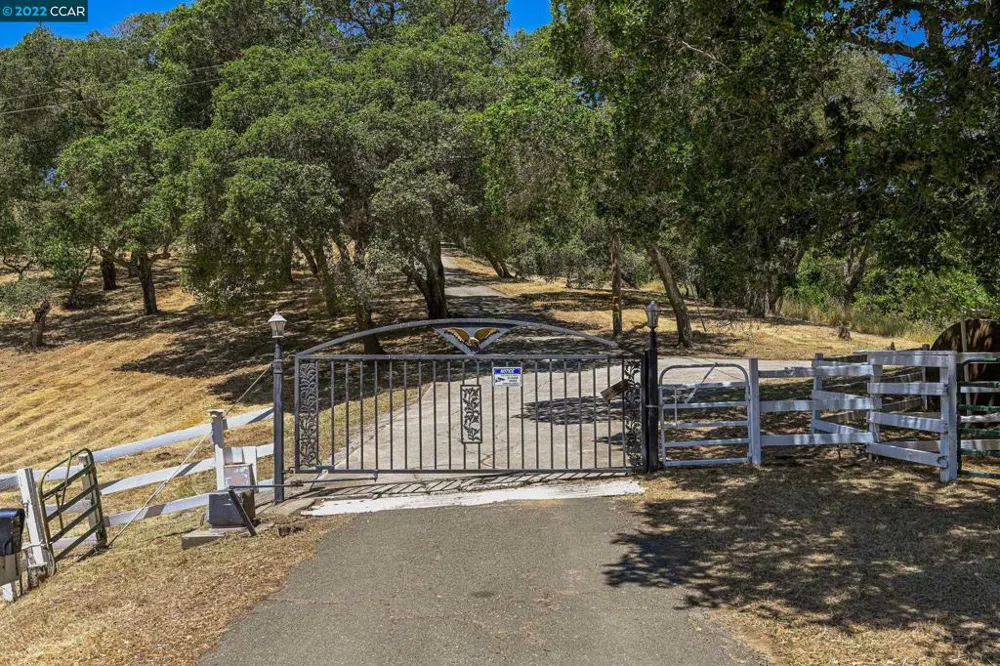 5433 Alhambra Valley Rd Martinez, CA 94553
