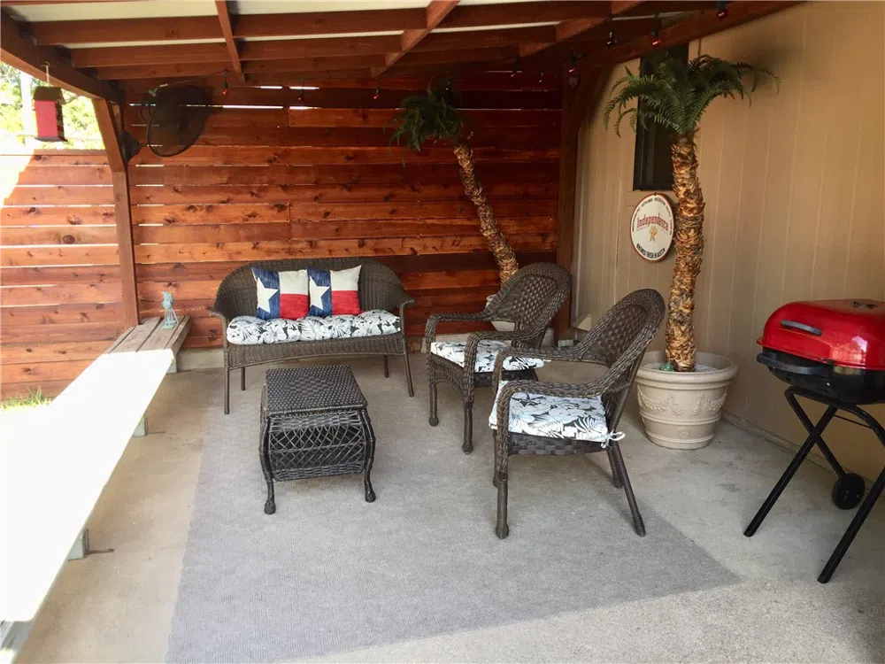 702 Blackwell Avenue #A Manchaca, TX 78652