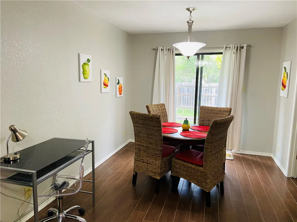 702 Blackwell Avenue #A Manchaca, TX 78652