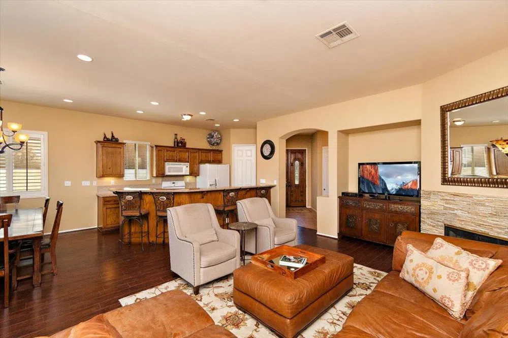 49580 Wayne Street Indio, CA 92201