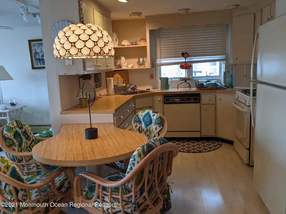 289 Monterey Circle Lavallette, NJ 08735